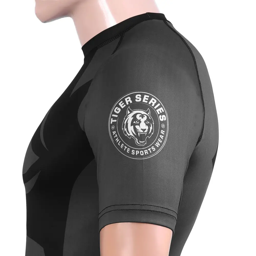 SkinFittedRashguardShortsleeve-4